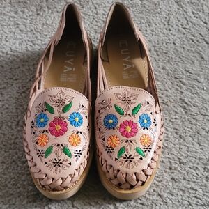 Pink Floral Embroidered Women's Moccasin Loafers